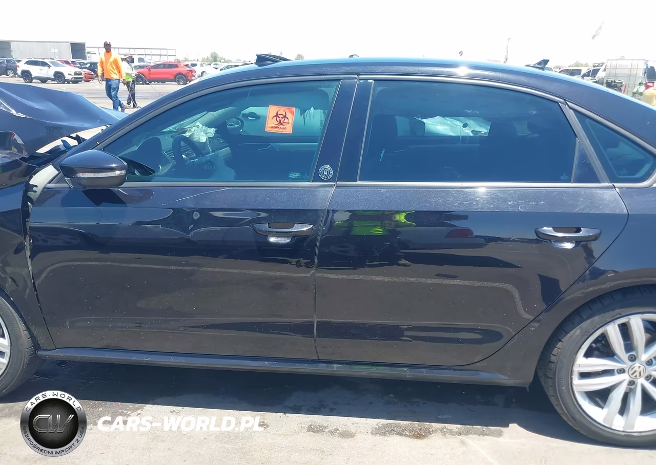 2019 Volkswagen Passat 2.0T Wolfsburg Edition VIN:1VWLA7A37KC000541 - 14