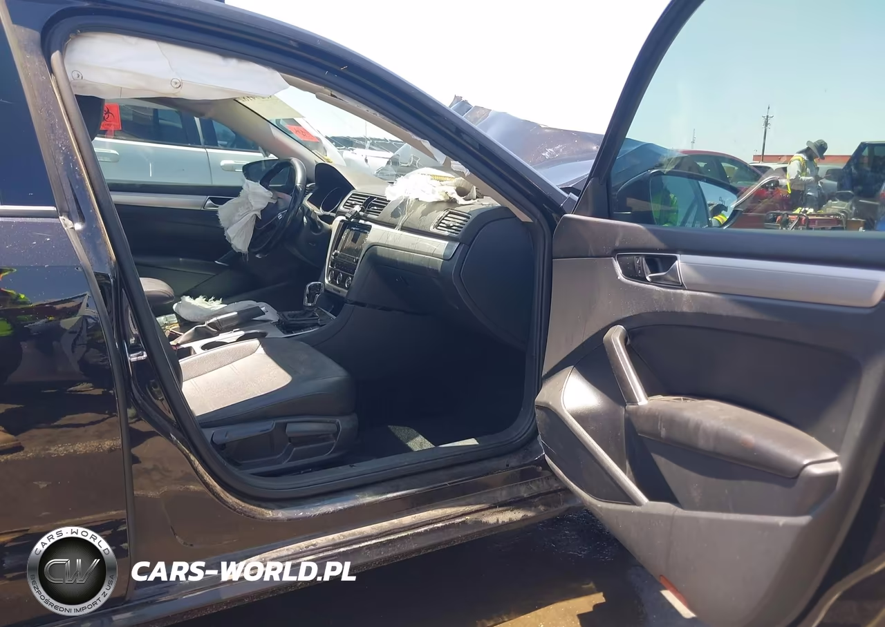 2019 Volkswagen Passat 2.0T Wolfsburg Edition VIN:1VWLA7A37KC000541 - 5
