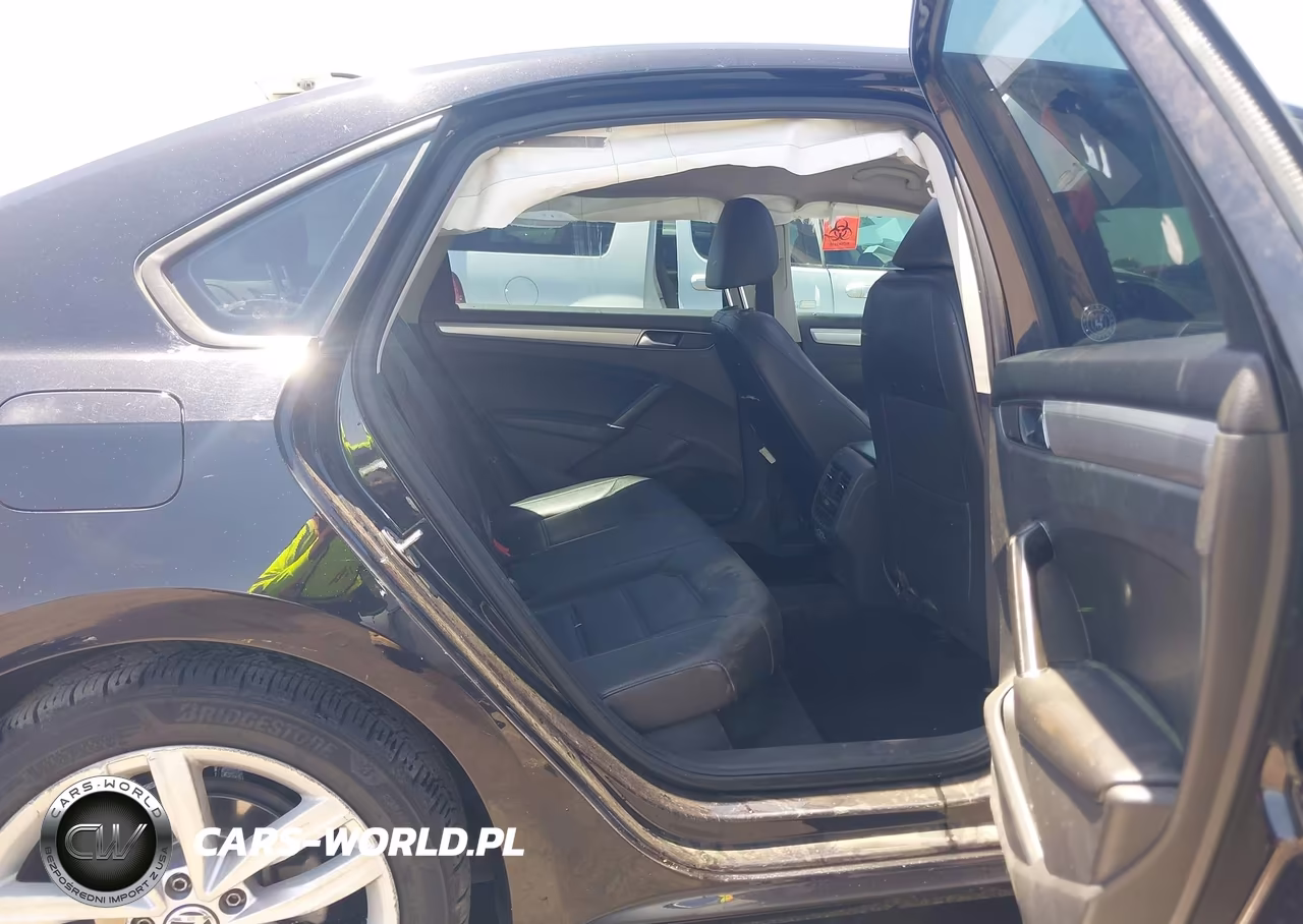2019 Volkswagen Passat 2.0T Wolfsburg Edition VIN:1VWLA7A37KC000541 - 8