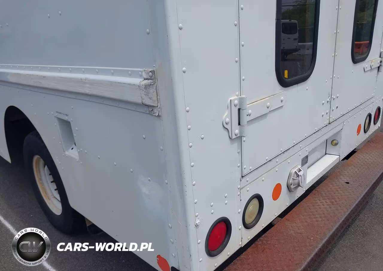 2006 Ford E-350 Stripped VIN:1FCJE39L26HA19695 - 16