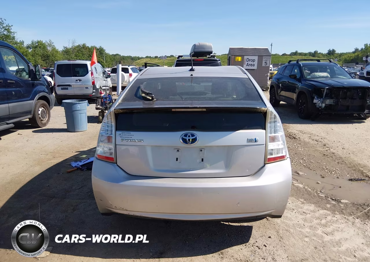 2011 Toyota Prius Two VIN:JTDKN3DU5B0291199 - 16