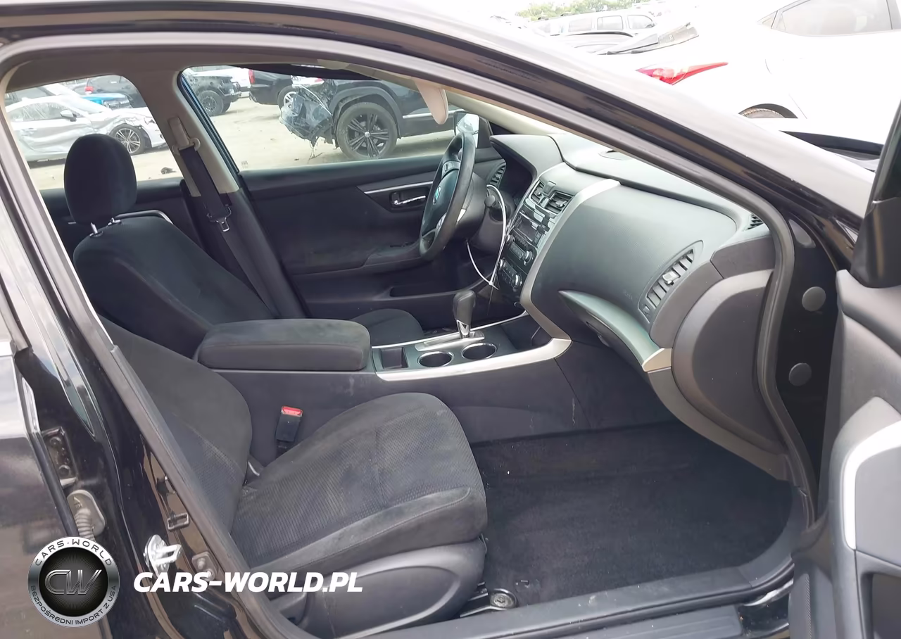 2015 Nissan Altima 2.5 S VIN:1N4AL3AP4FN328595 - 5