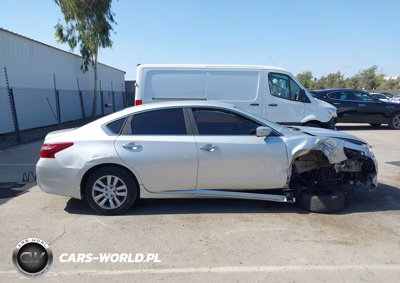 2018 Nissan Altima 2.5 S VIN:1N4AL3AP2JC276503 - 13
