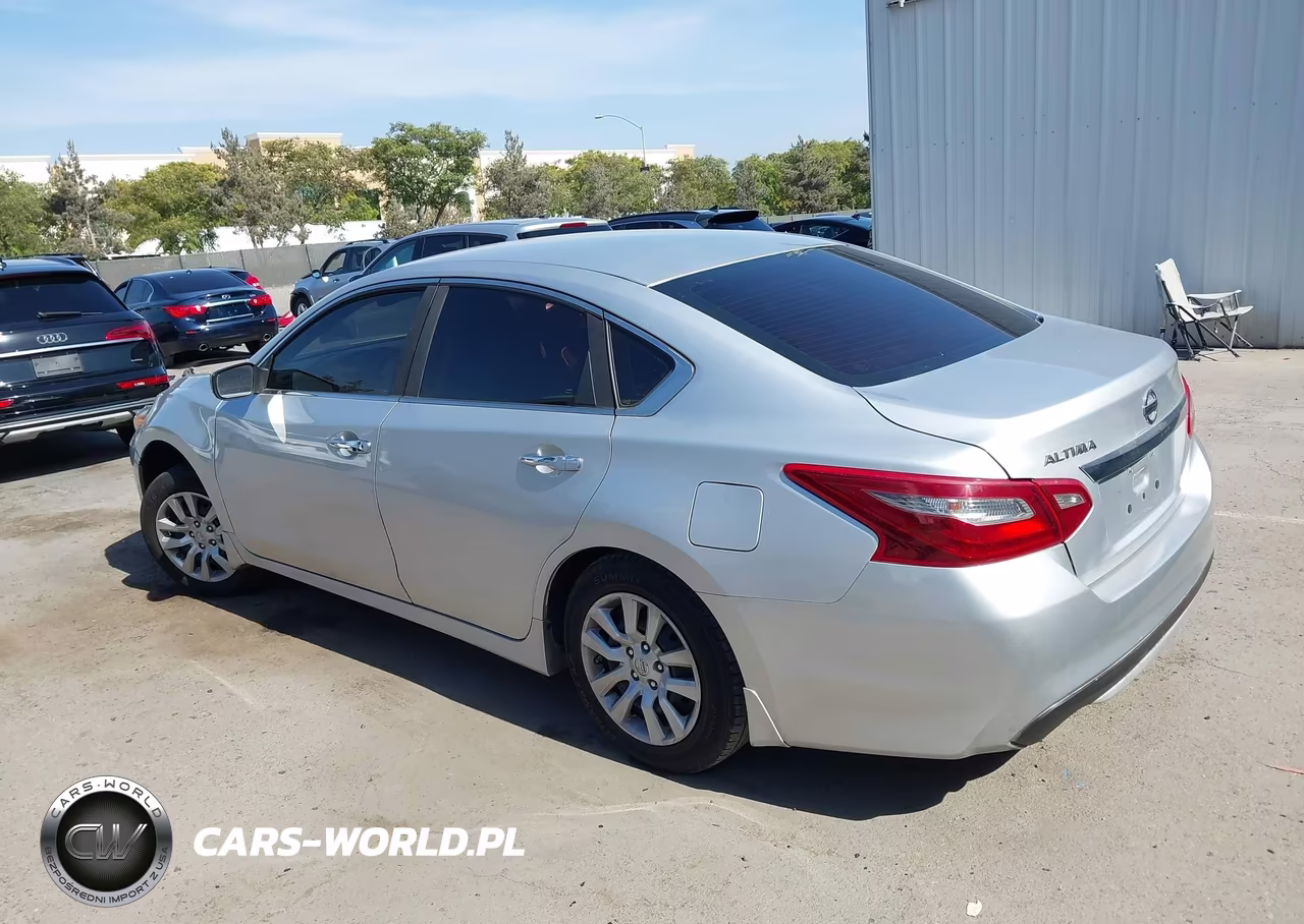 2018 Nissan Altima 2.5 S VIN:1N4AL3AP2JC276503 - 3