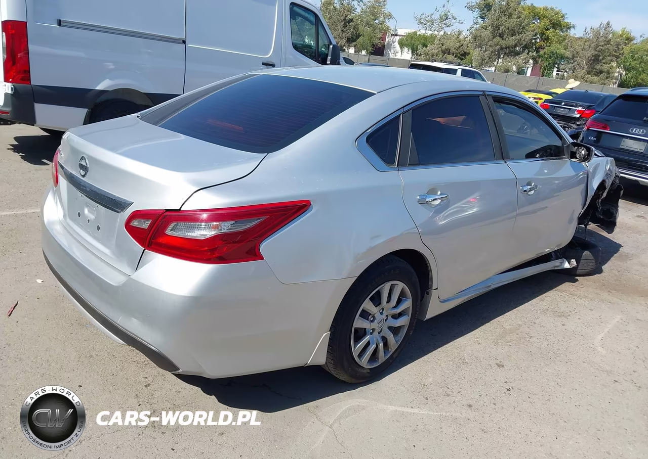 2018 Nissan Altima 2.5 S VIN:1N4AL3AP2JC276503 - 4