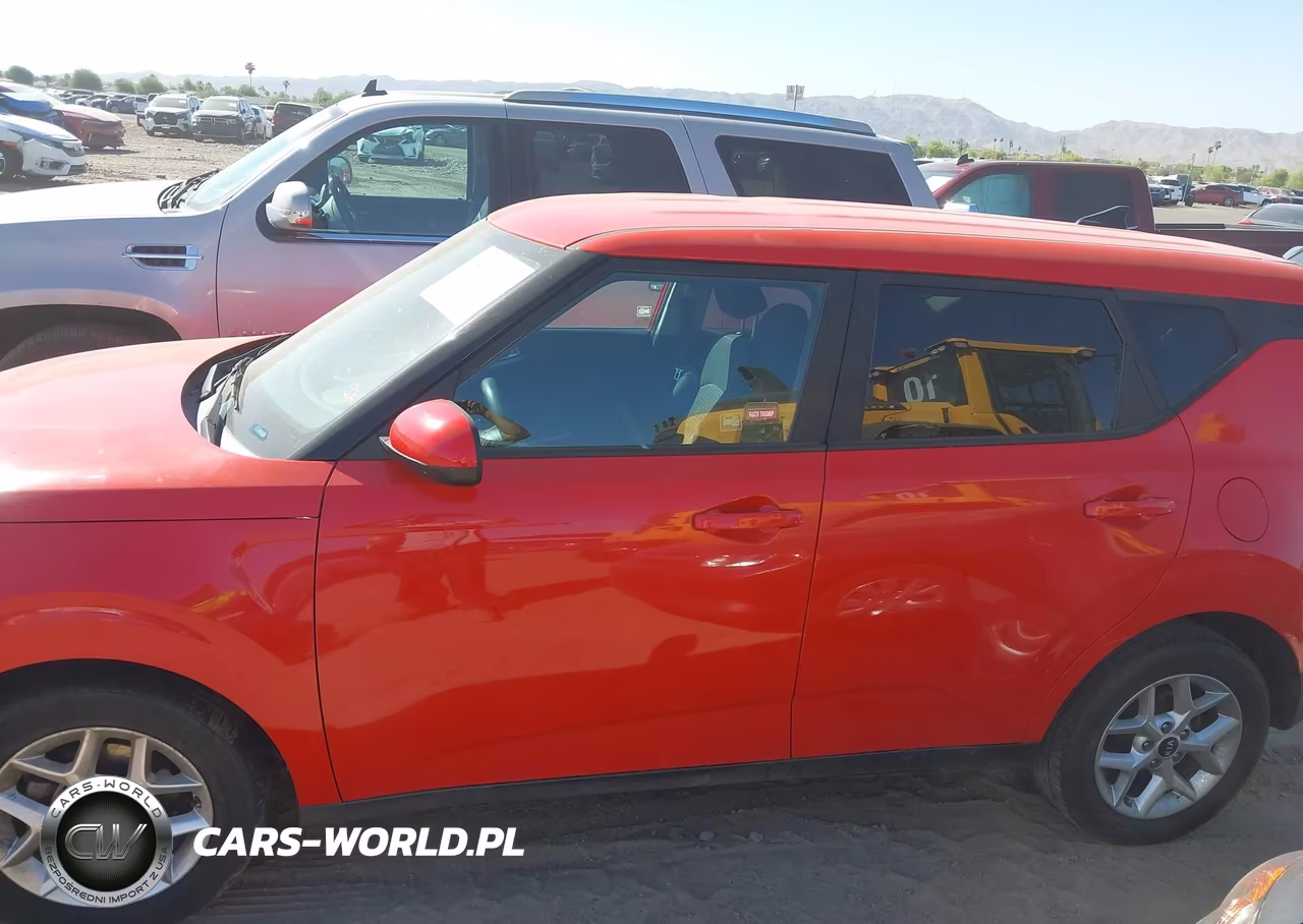 2021 Kia Soul S VIN:KNDJ23AU2M7138167 - 14