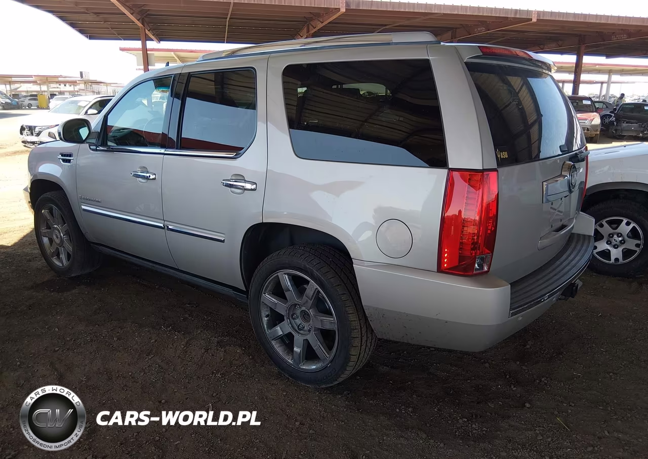 2008 Cadillac Escalade Standard VIN:1GYEC63828R107960 - 3