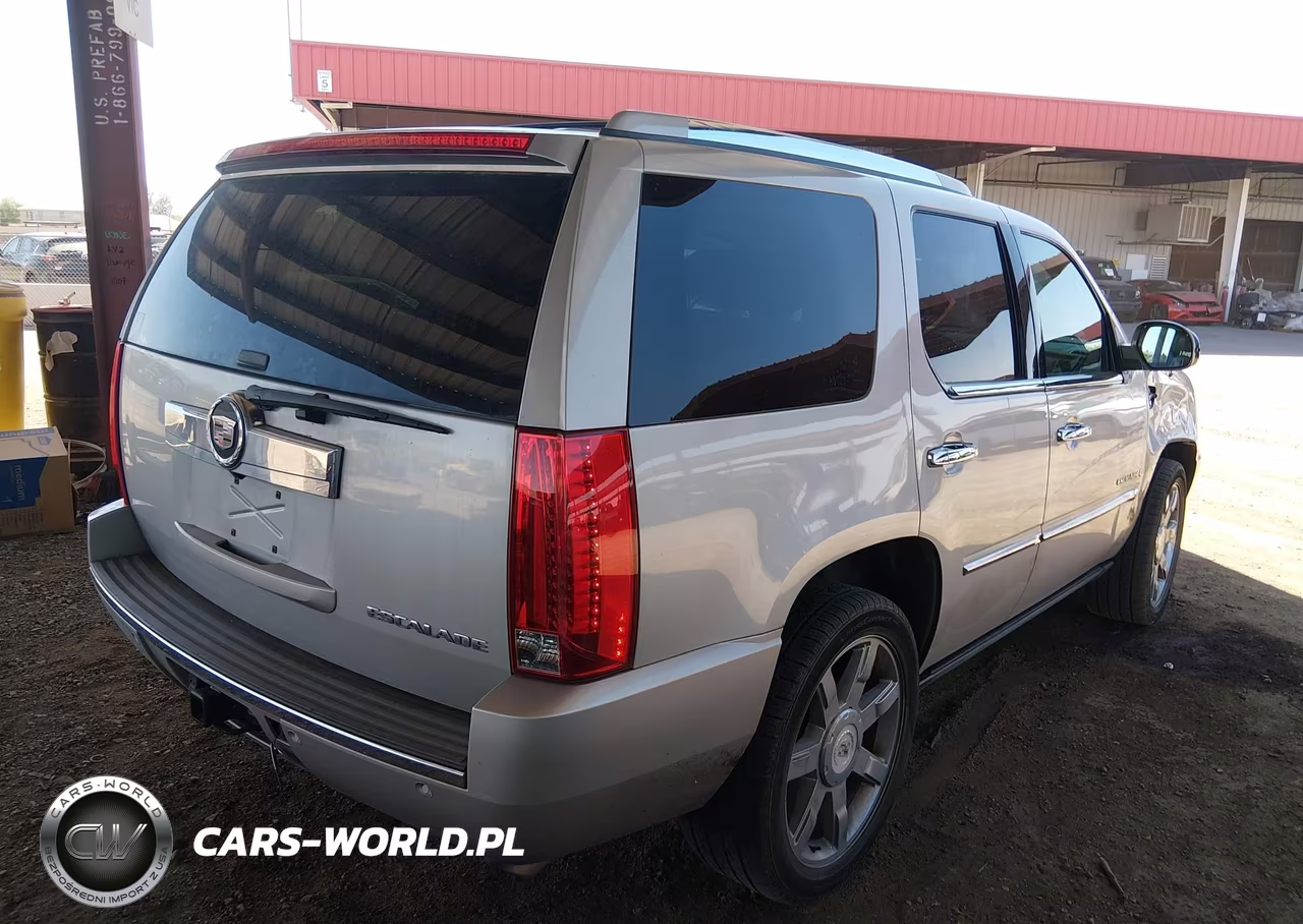 2008 Cadillac Escalade Standard VIN:1GYEC63828R107960 - 4