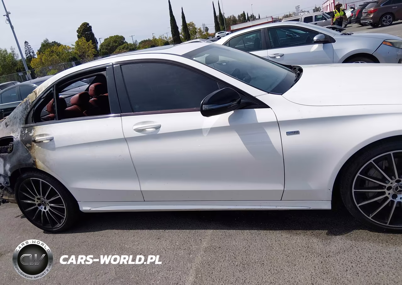 2018 Mercedes-Benz C 300 VIN:55SWF4JB4JU281723 - 13
