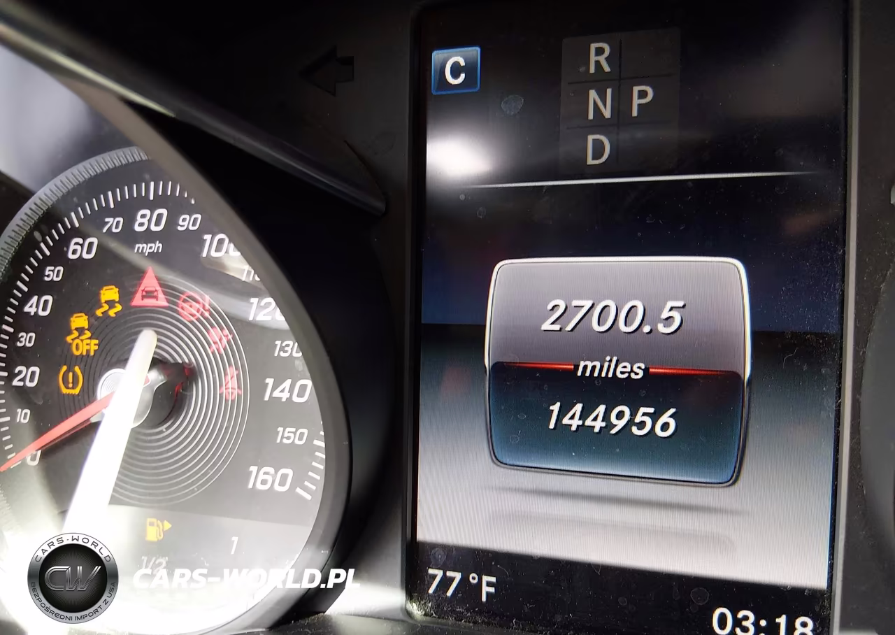 2018 Mercedes-Benz C 300 VIN:55SWF4JB4JU281723 - 15