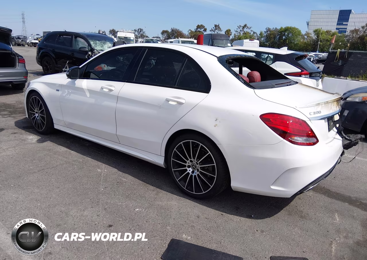 2018 Mercedes-Benz C 300 VIN:55SWF4JB4JU281723 - 3