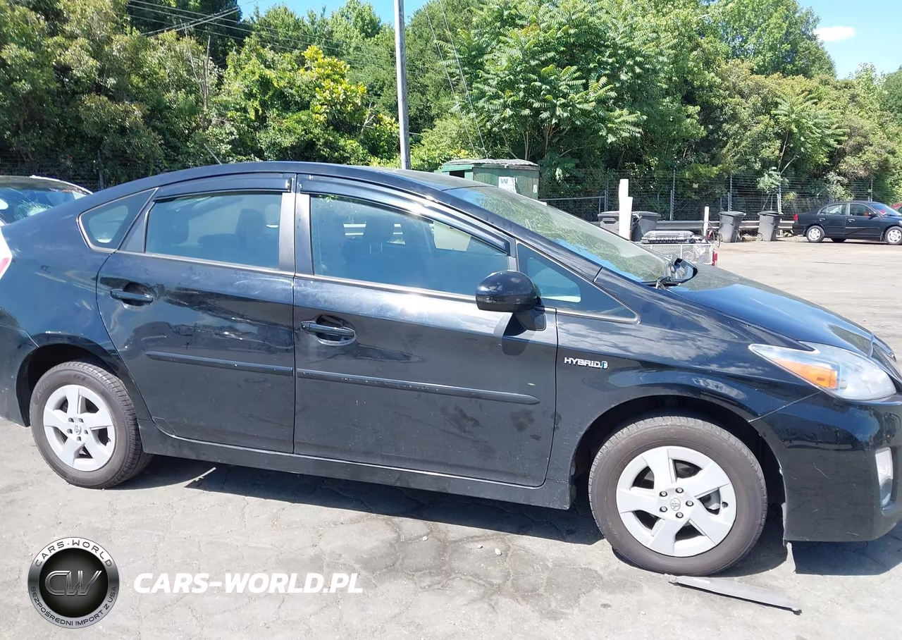 2011 Toyota Prius Two VIN:JTDKN3DU7B5330197 - 13