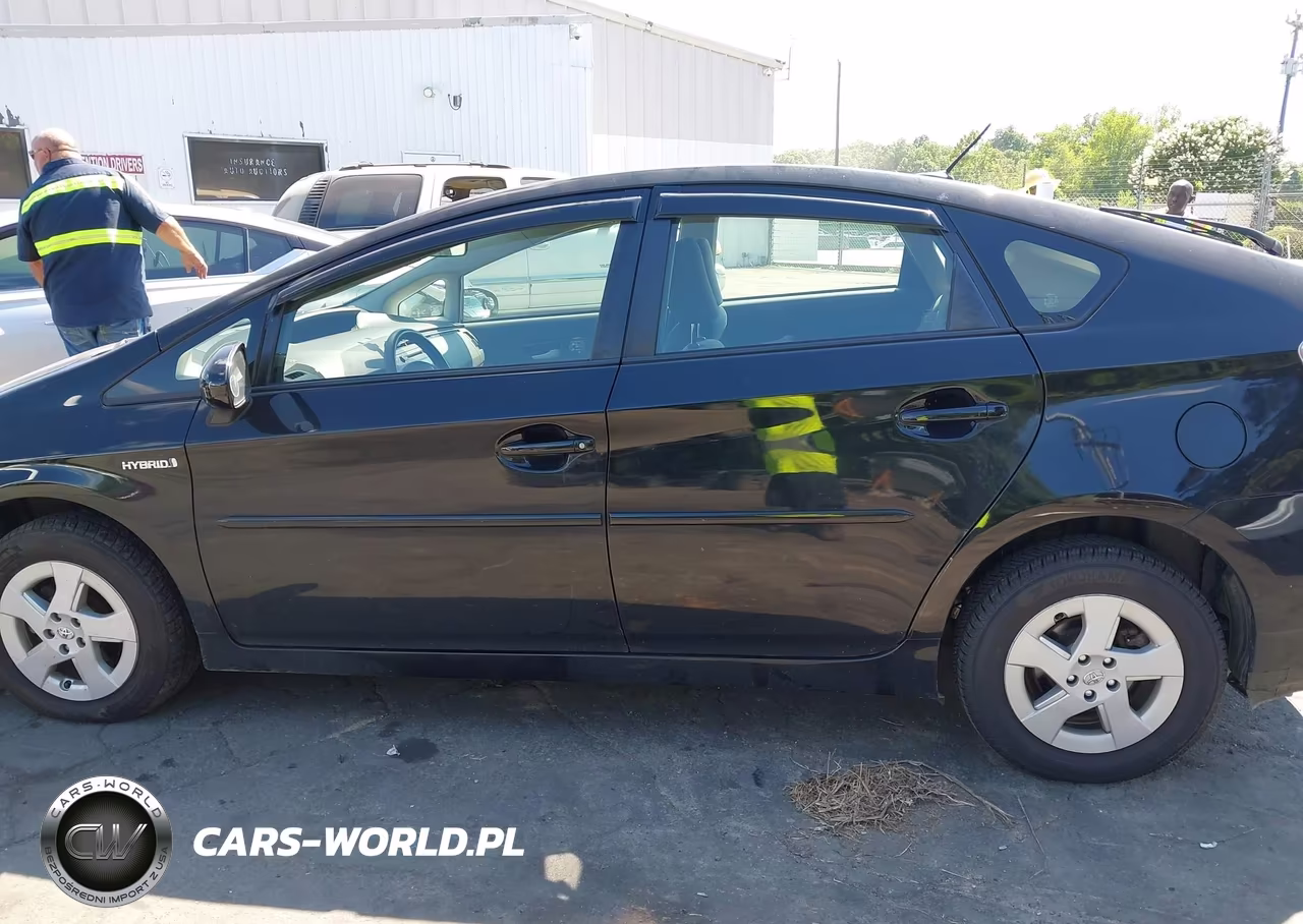 2011 Toyota Prius Two VIN:JTDKN3DU7B5330197 - 14