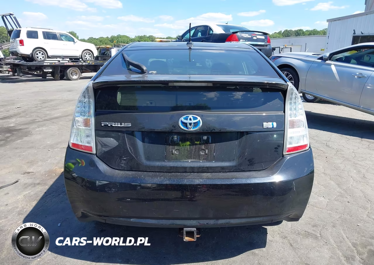 2011 Toyota Prius Two VIN:JTDKN3DU7B5330197 - 16