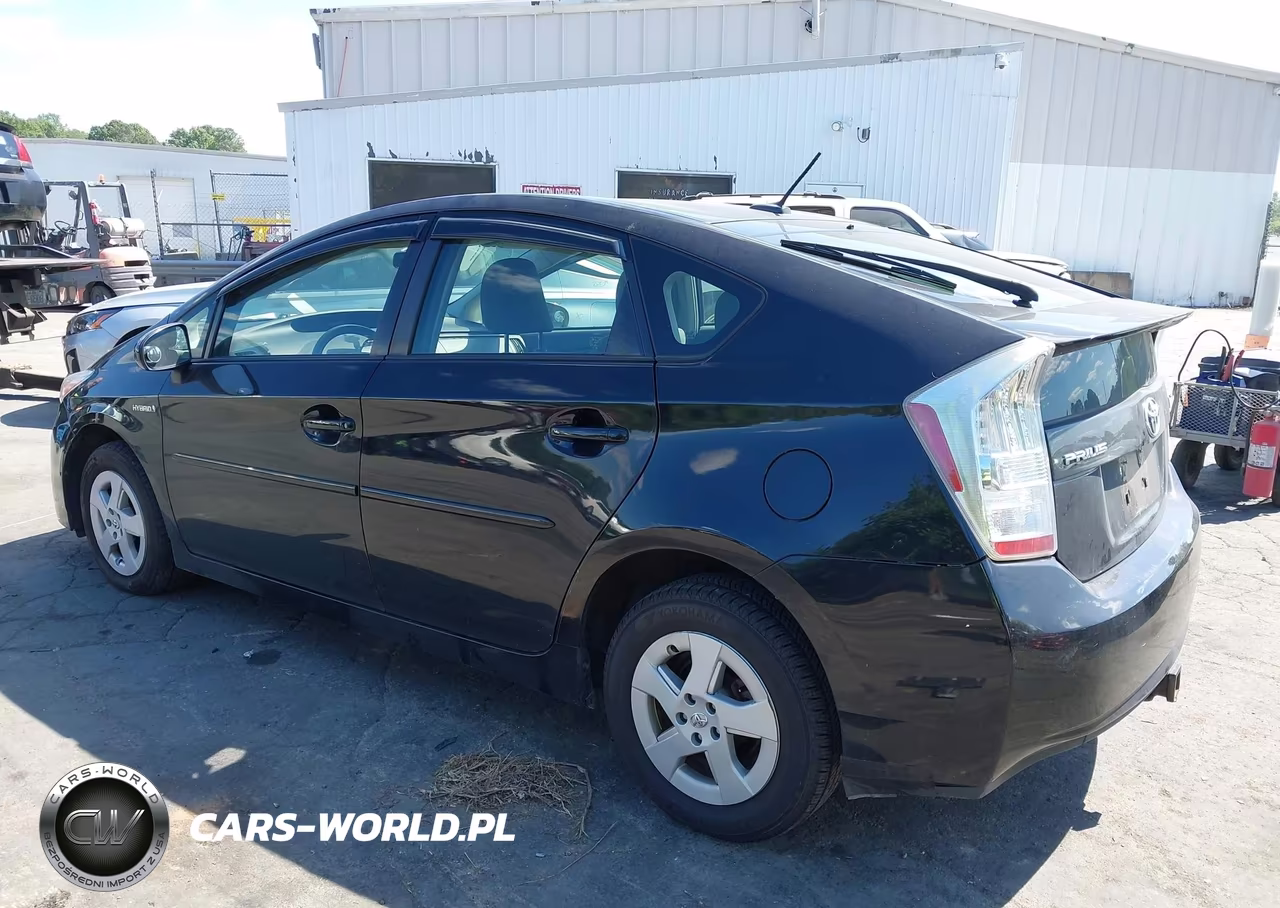 2011 Toyota Prius Two VIN:JTDKN3DU7B5330197 - 3