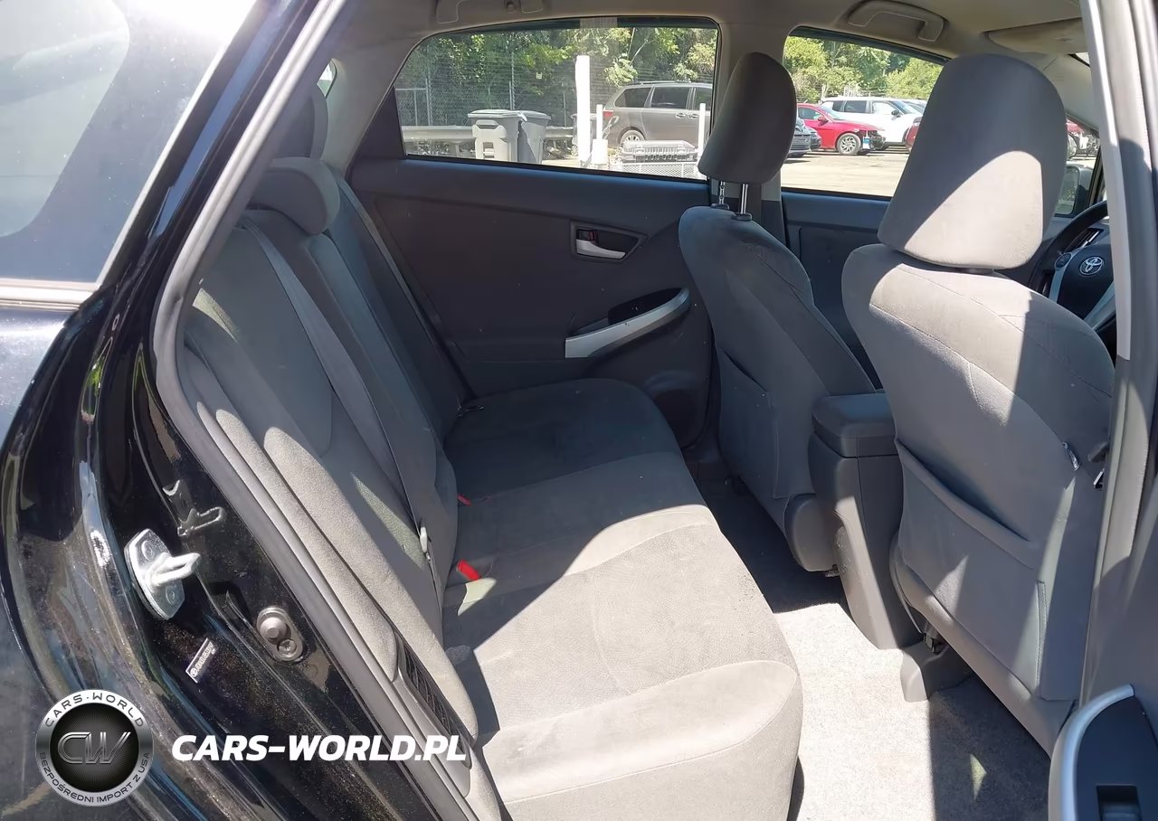 2011 Toyota Prius Two VIN:JTDKN3DU7B5330197 - 8