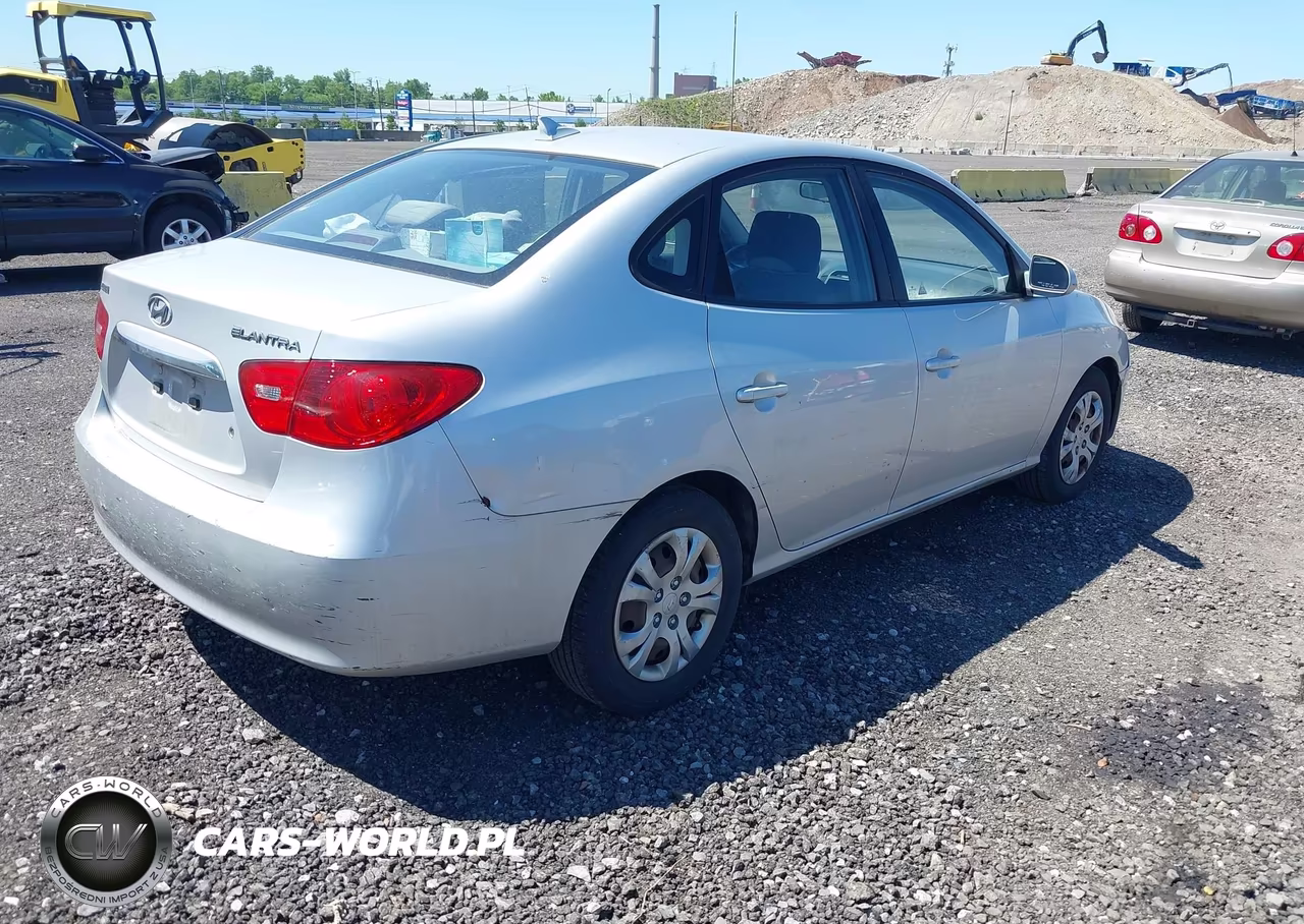2010 Hyundai Elantra Gls VIN:KMHDU4AD3AU183625 - 4