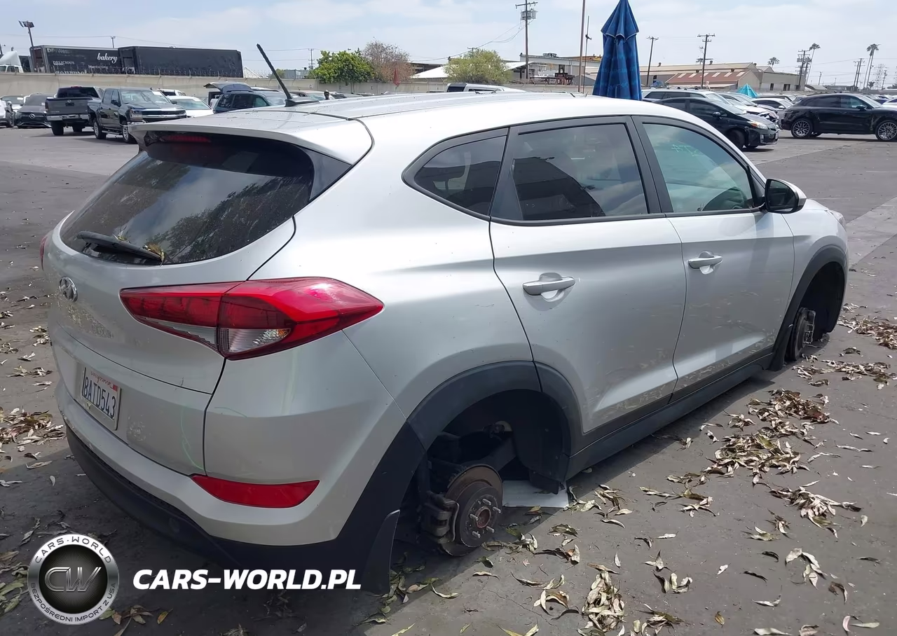 2017 Hyundai Tucson Se VIN:KM8J23A45HU533219 - 4