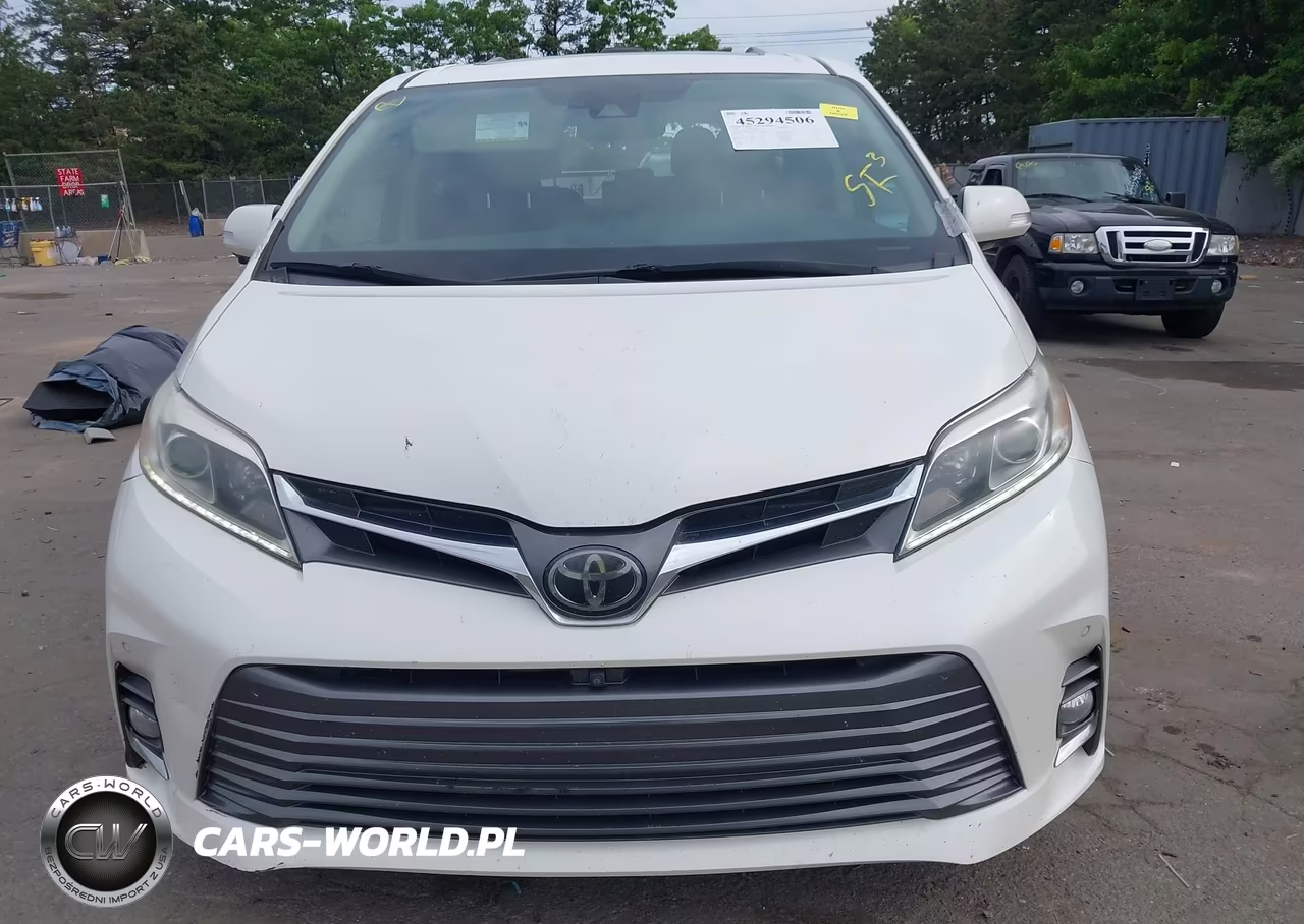 2018 Toyota Sienna Limited Premium 7 Passenger VIN:5TDYZ3DCXJS943557 - 13