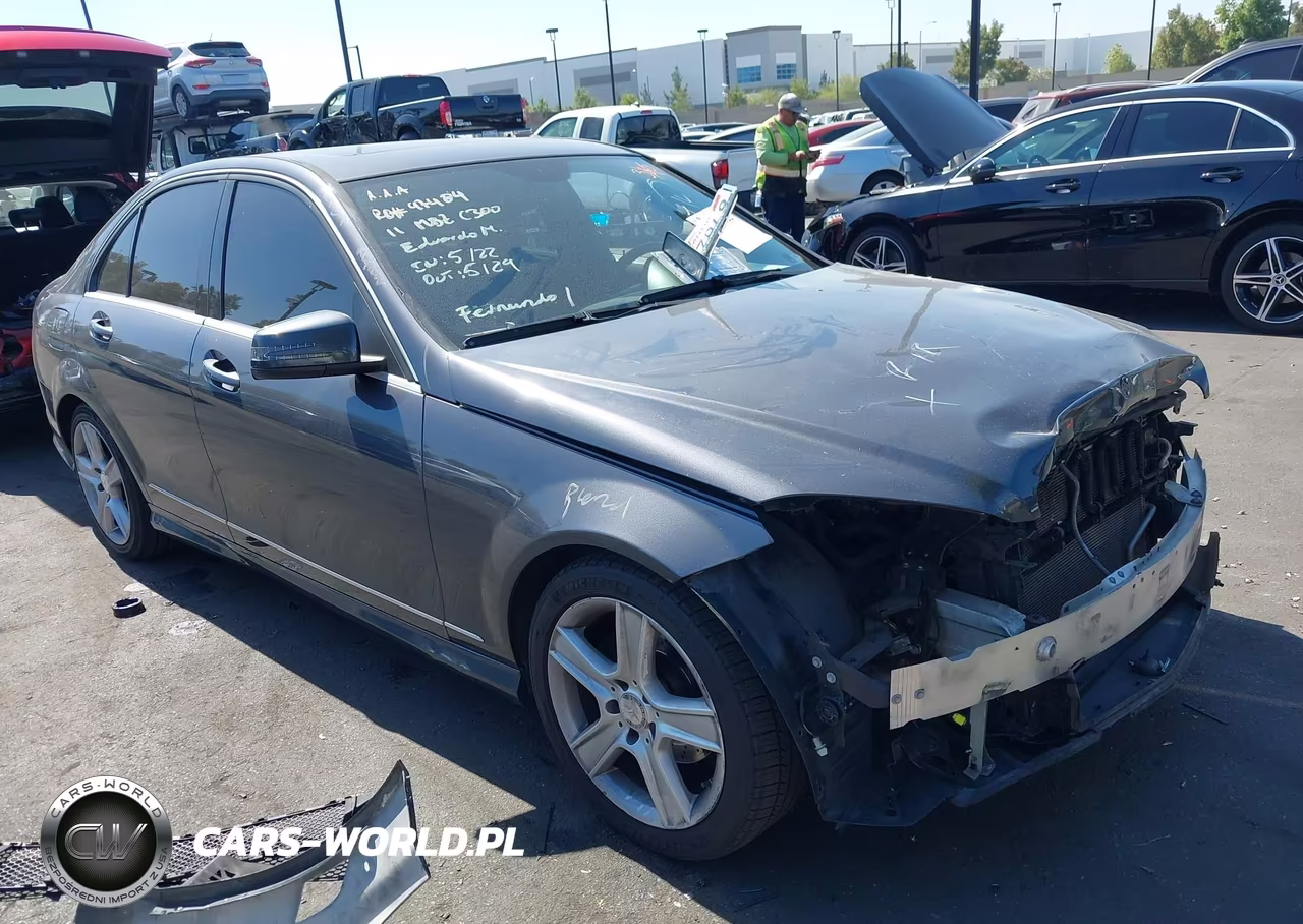 2011 Mercedes-Benz C 300 Luxury-Sport – zdjęcie 1 z 13