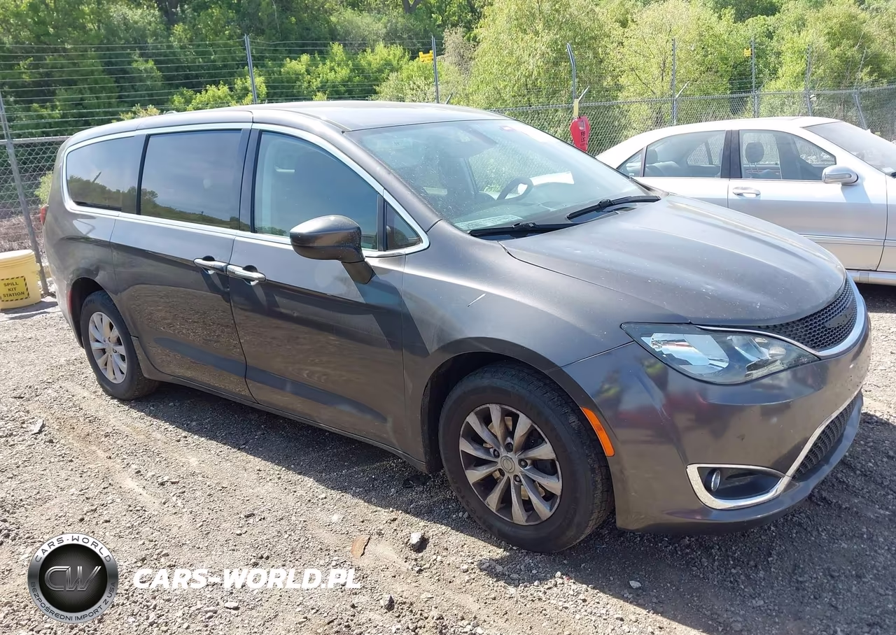 2017 Chrysler Pacifica Touring