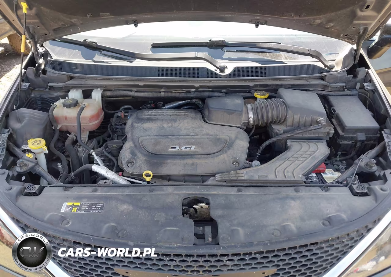 2017 Chrysler Pacifica Touring VIN:2C4RC1DG0HR676655 - 10