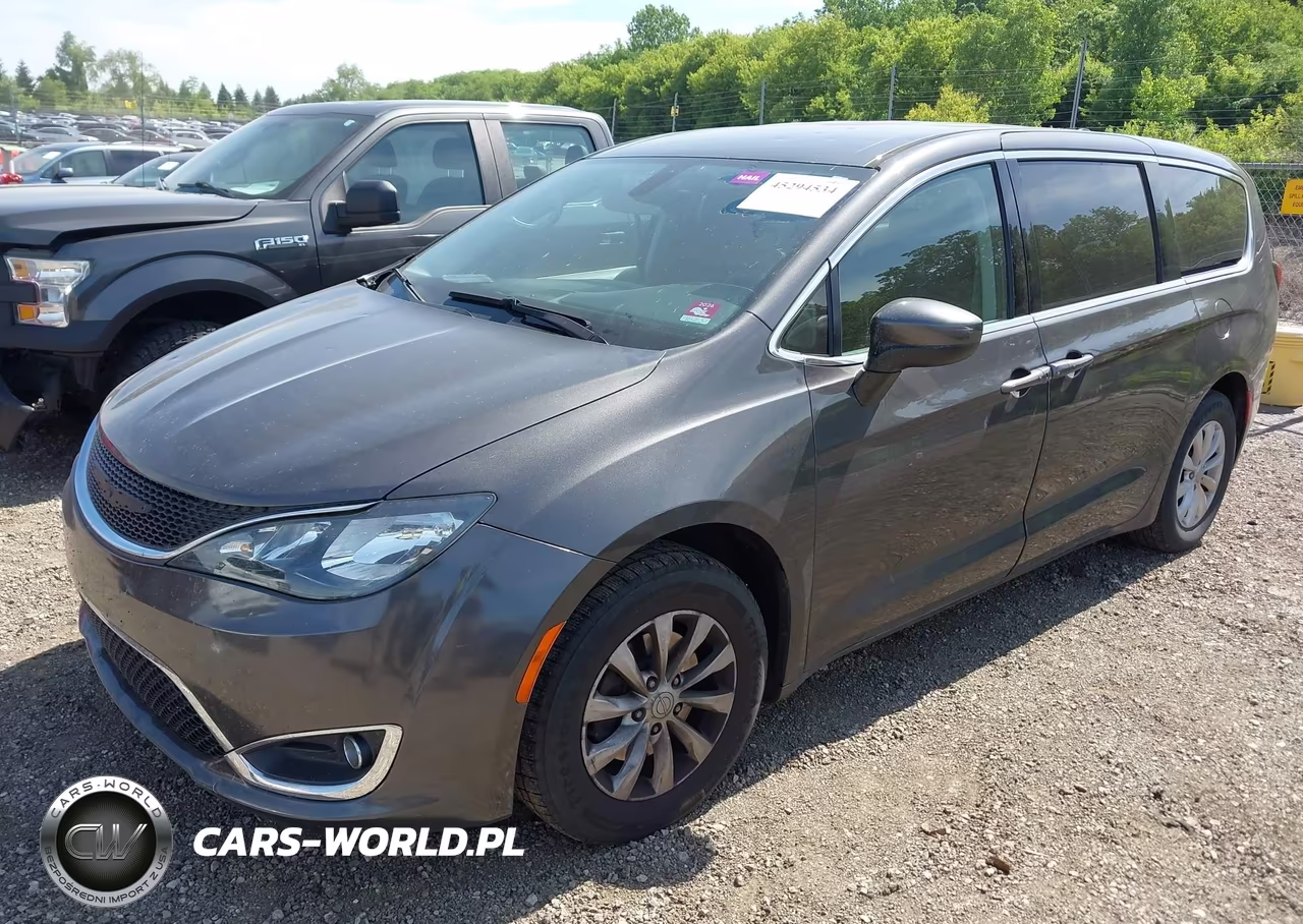 2017 Chrysler Pacifica Touring VIN:2C4RC1DG0HR676655 - 2
