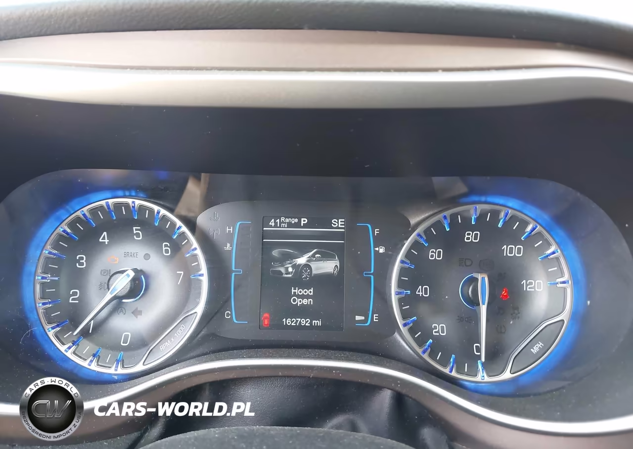 2017 Chrysler Pacifica Touring VIN:2C4RC1DG0HR676655 - 7