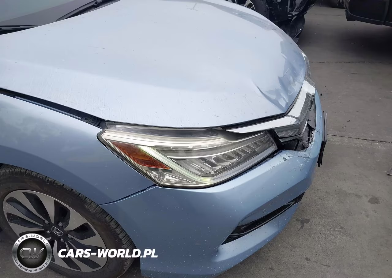 2017 Honda Accord Hybrid Touring VIN:JHMCR6F73HC024473 - 18