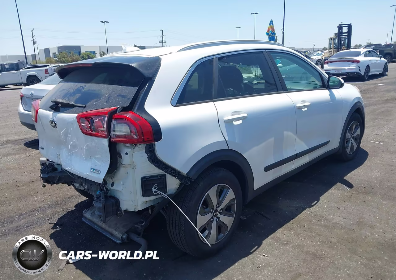 2017 Kia Niro Lx VIN:KNDCB3LCXH5104377 - 4