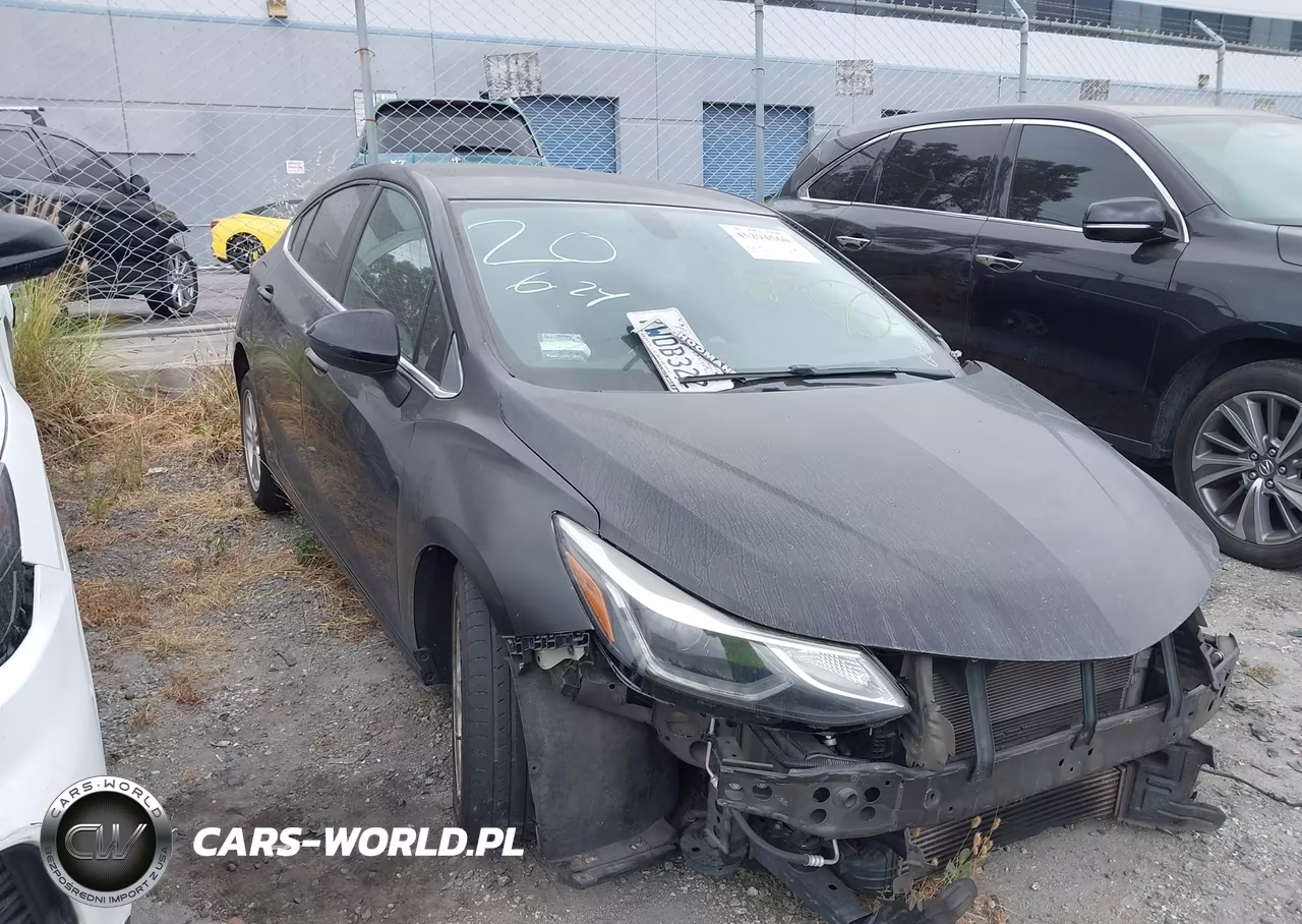 2017 Chevrolet Cruze Lt Auto – zdjęcie 1 z 18