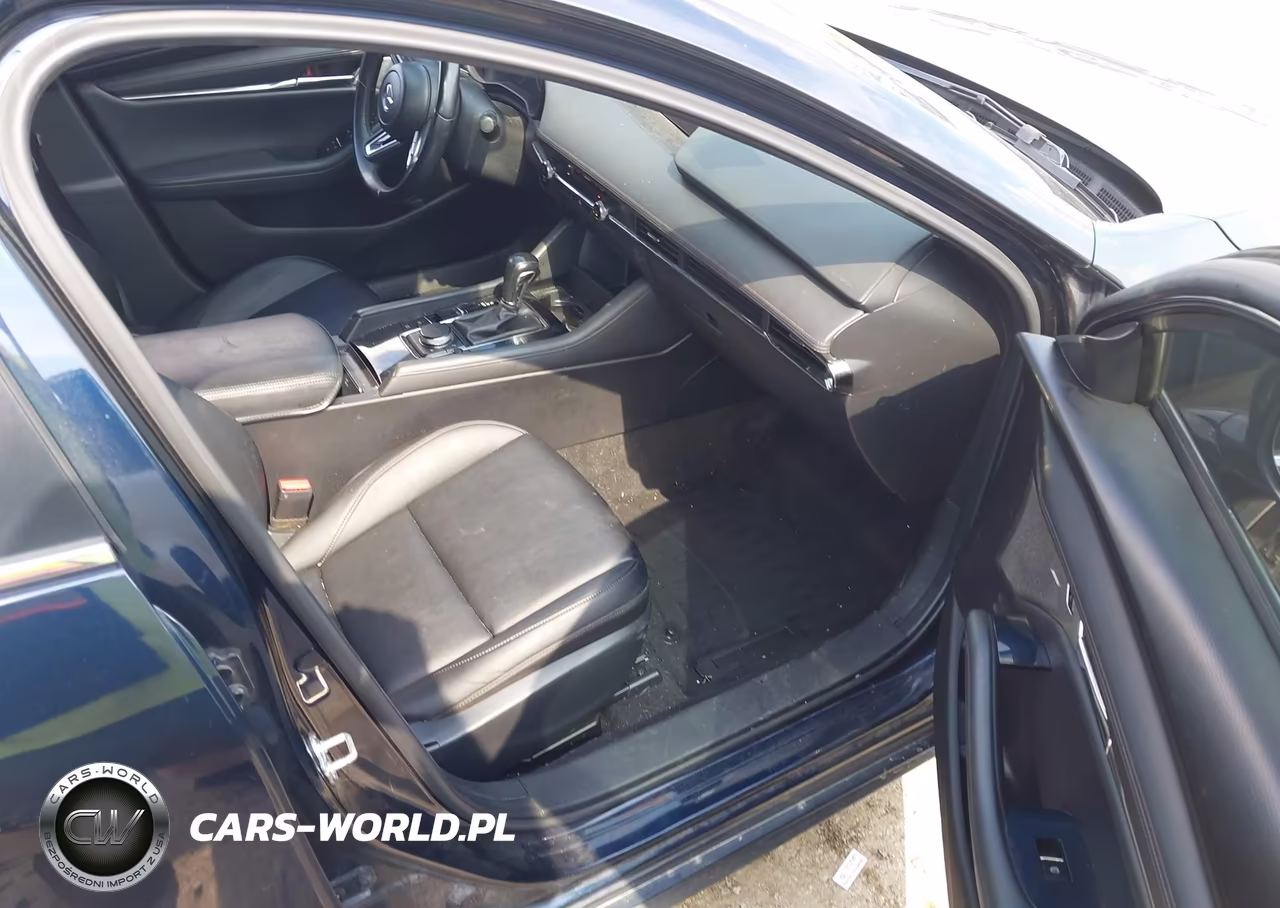 2019 Mazda Mazda3 Preferred Package VIN:JM1BPAMM1K1143608 - 5