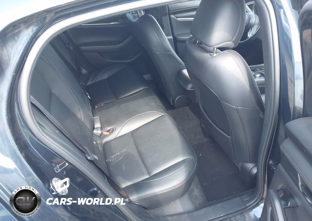 2019 Mazda Mazda3 Preferred Package VIN:JM1BPAMM1K1143608 - 8