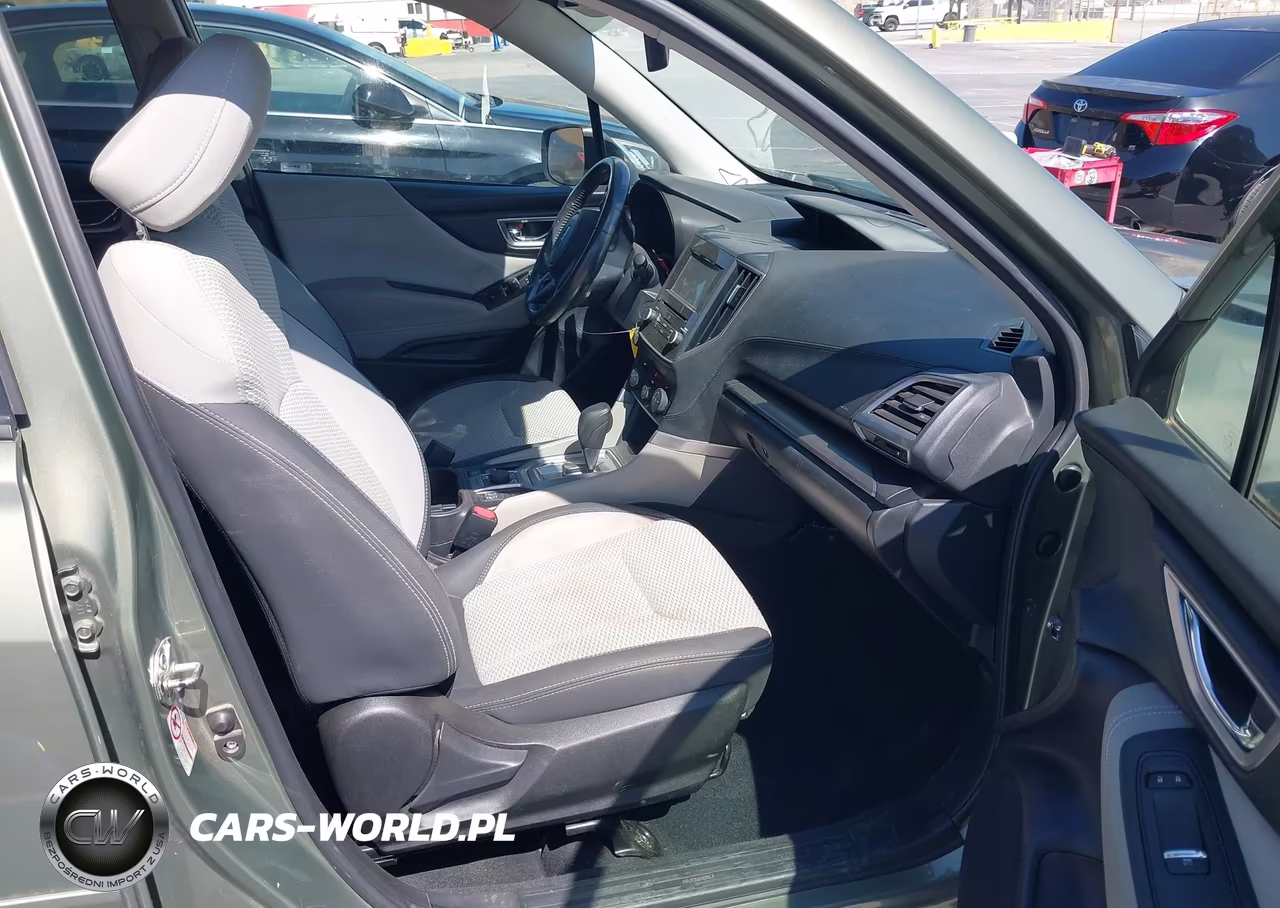 2019 Subaru Forester Premium VIN:JF2SKAEC7KH492317 - 5