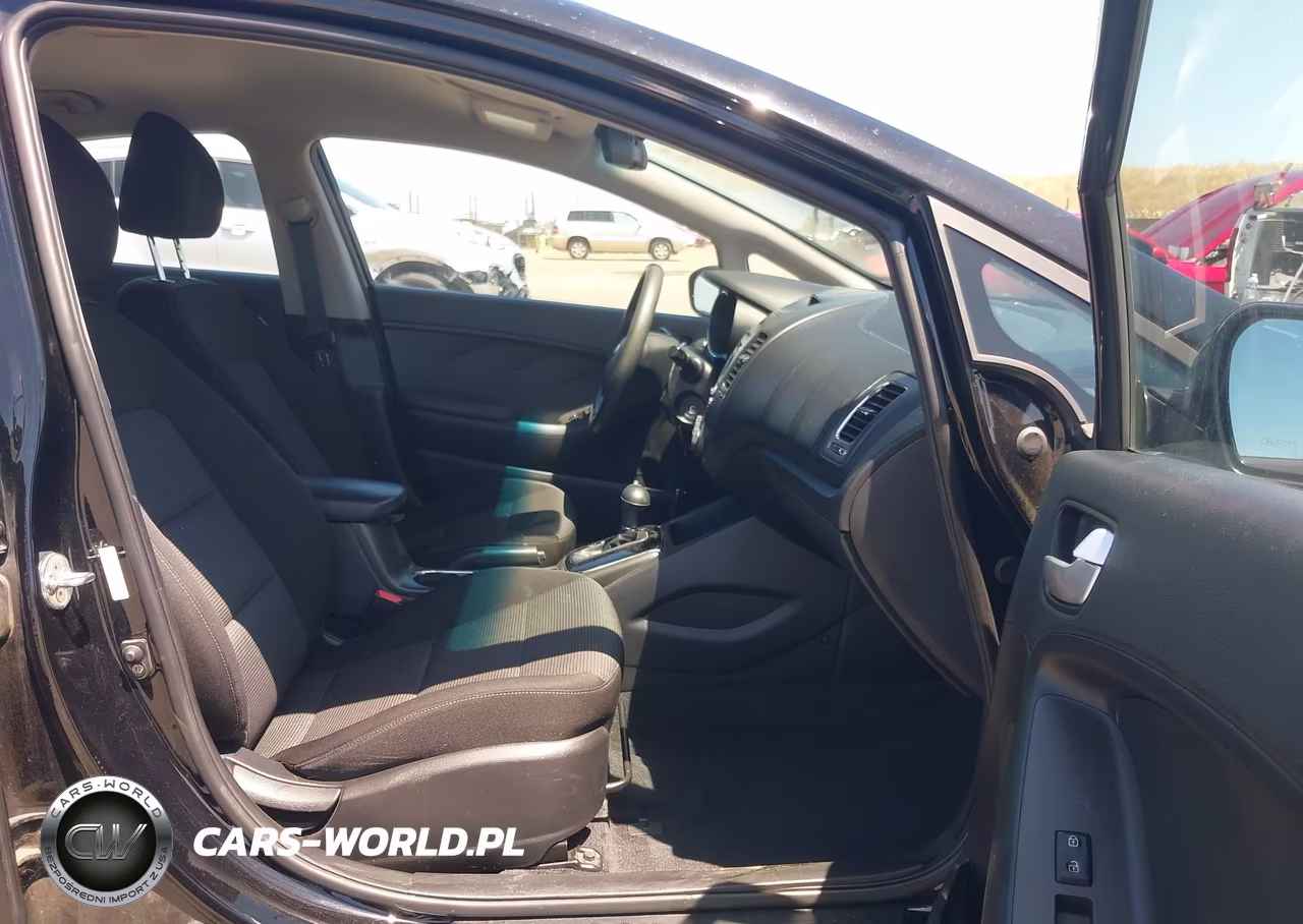 2017 Kia Forte Lx VIN:3KPFK4A79HE120941 - 5