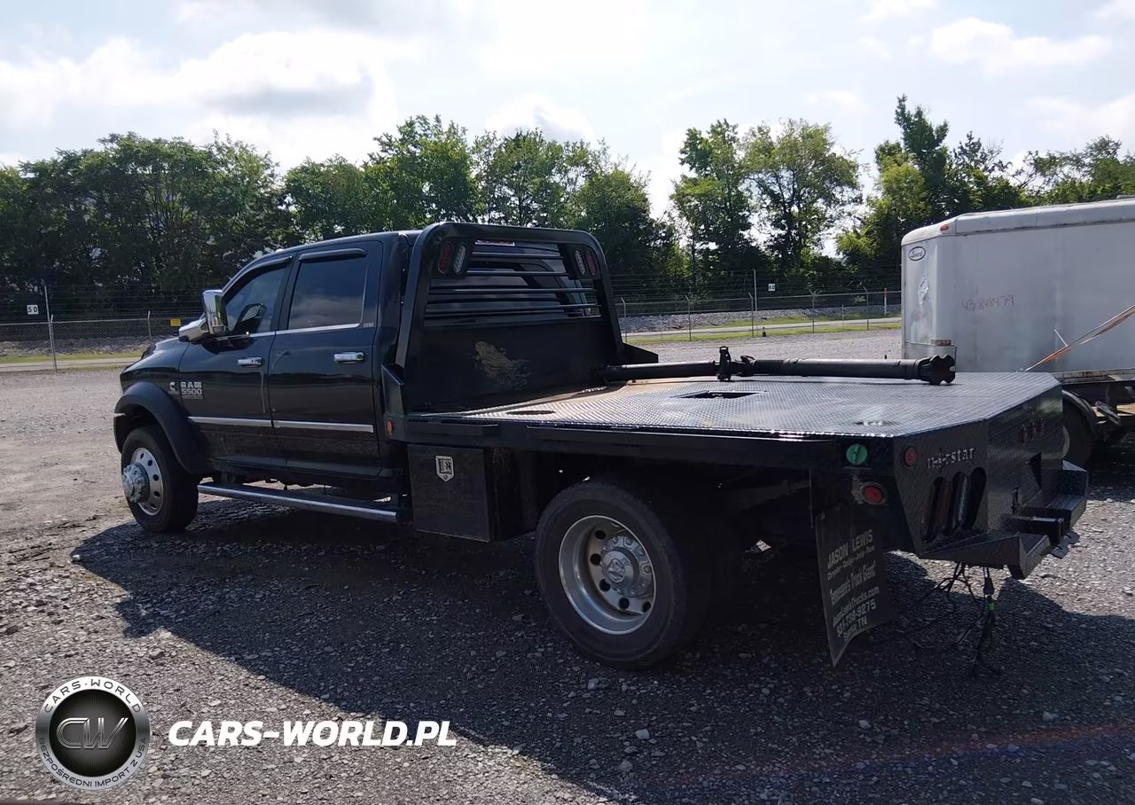 2018 Ram 5500 Chassis Tradesman-Slt-Laramie VIN:3C7WRNEL4JG371744 - 15