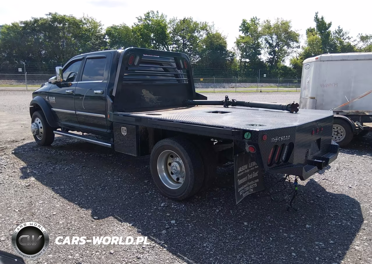2018 Ram 5500 Chassis Tradesman-Slt-Laramie VIN:3C7WRNEL4JG371744 - 3