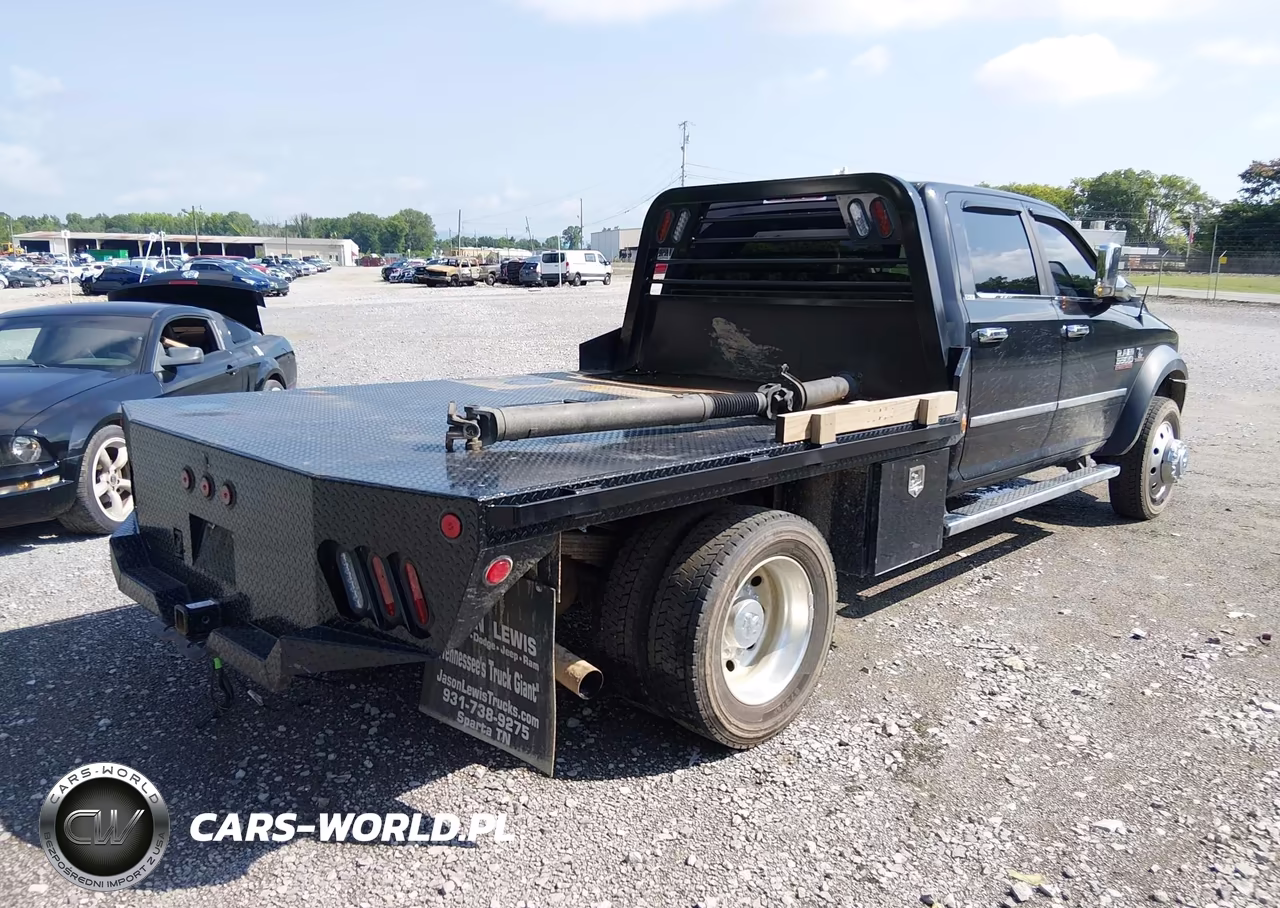 2018 Ram 5500 Chassis Tradesman-Slt-Laramie VIN:3C7WRNEL4JG371744 - 4