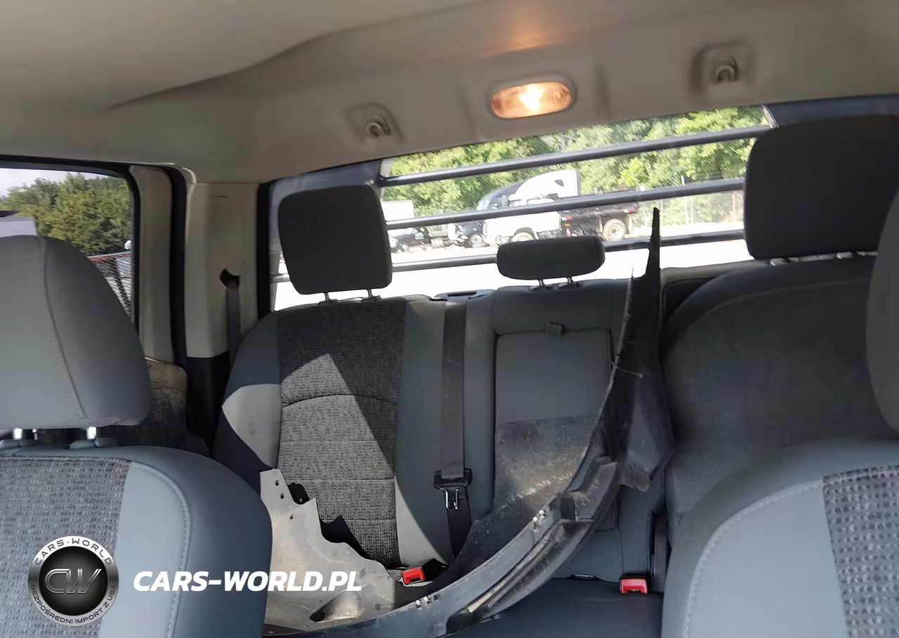 2018 Ram 5500 Chassis Tradesman-Slt-Laramie VIN:3C7WRNEL4JG371744 - 6