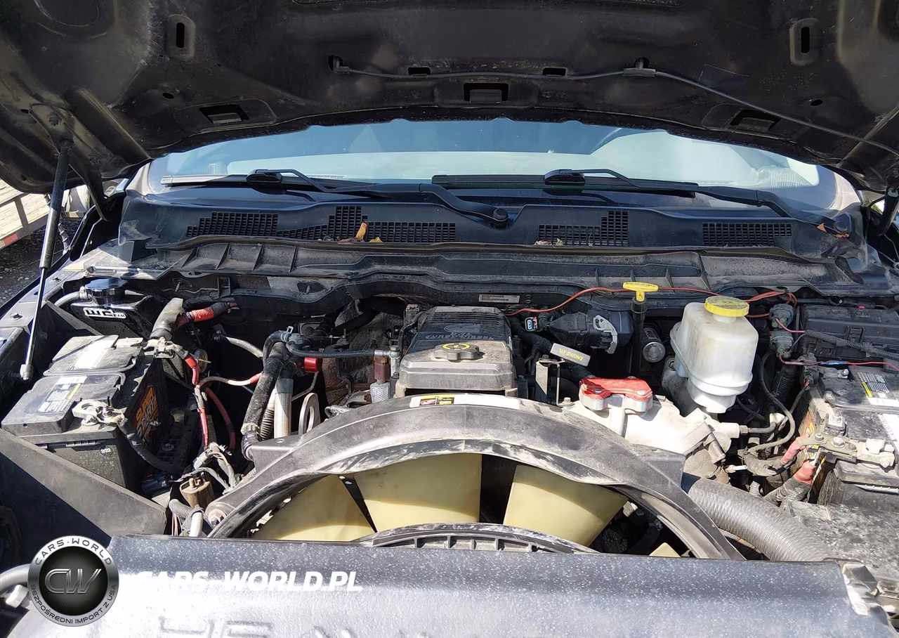 2018 Ram 5500 Chassis Tradesman-Slt-Laramie VIN:3C7WRNEL4JG371744 - 9