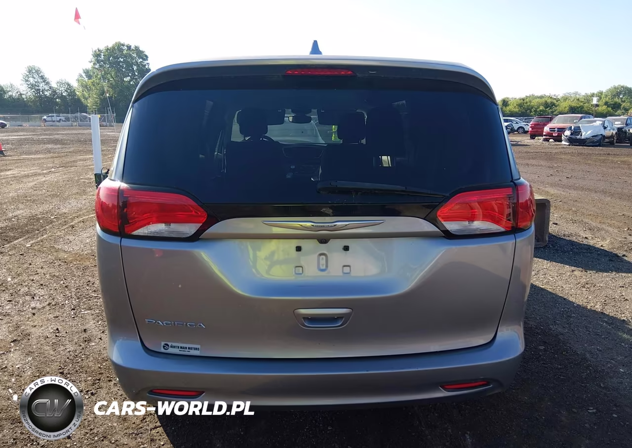 2017 Chrysler Pacifica Touring VIN:2C4RC1DG9HR508030 - 16