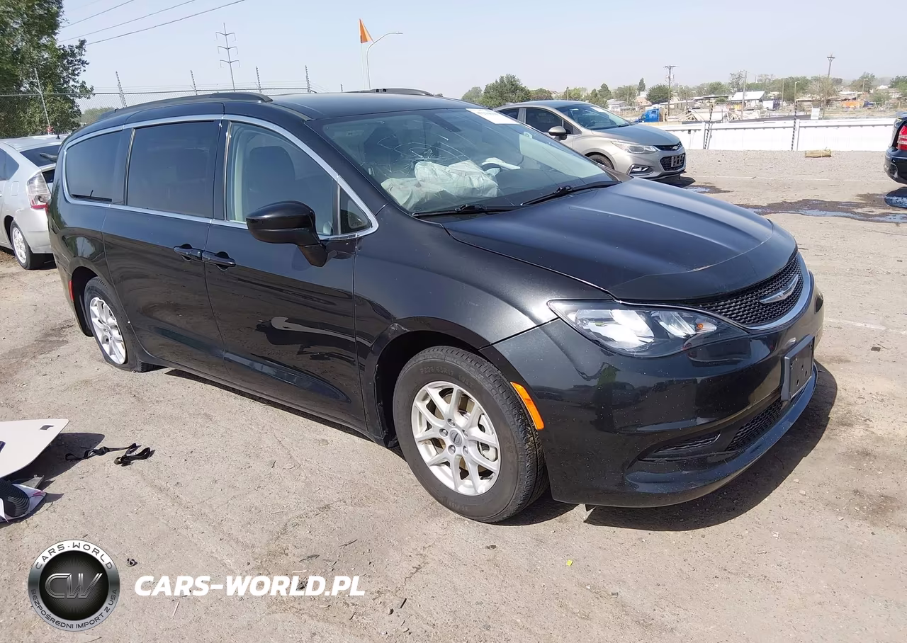 2021 Chrysler Voyager Lxi – zdjęcie 1 z 17