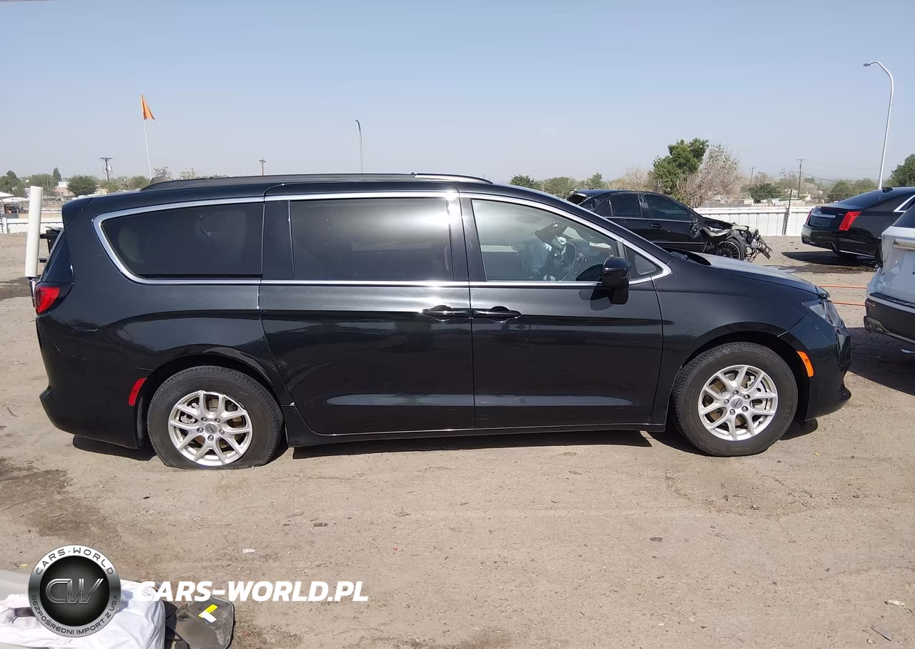 2021 Chrysler Voyager Lxi VIN:2C4RC1DG3MR547805 - 14