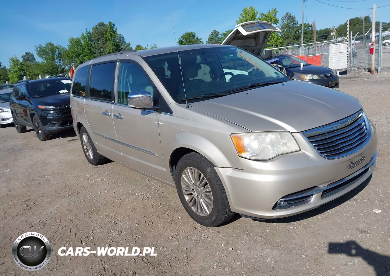 2013 Chrysler Town & Country Touring-L