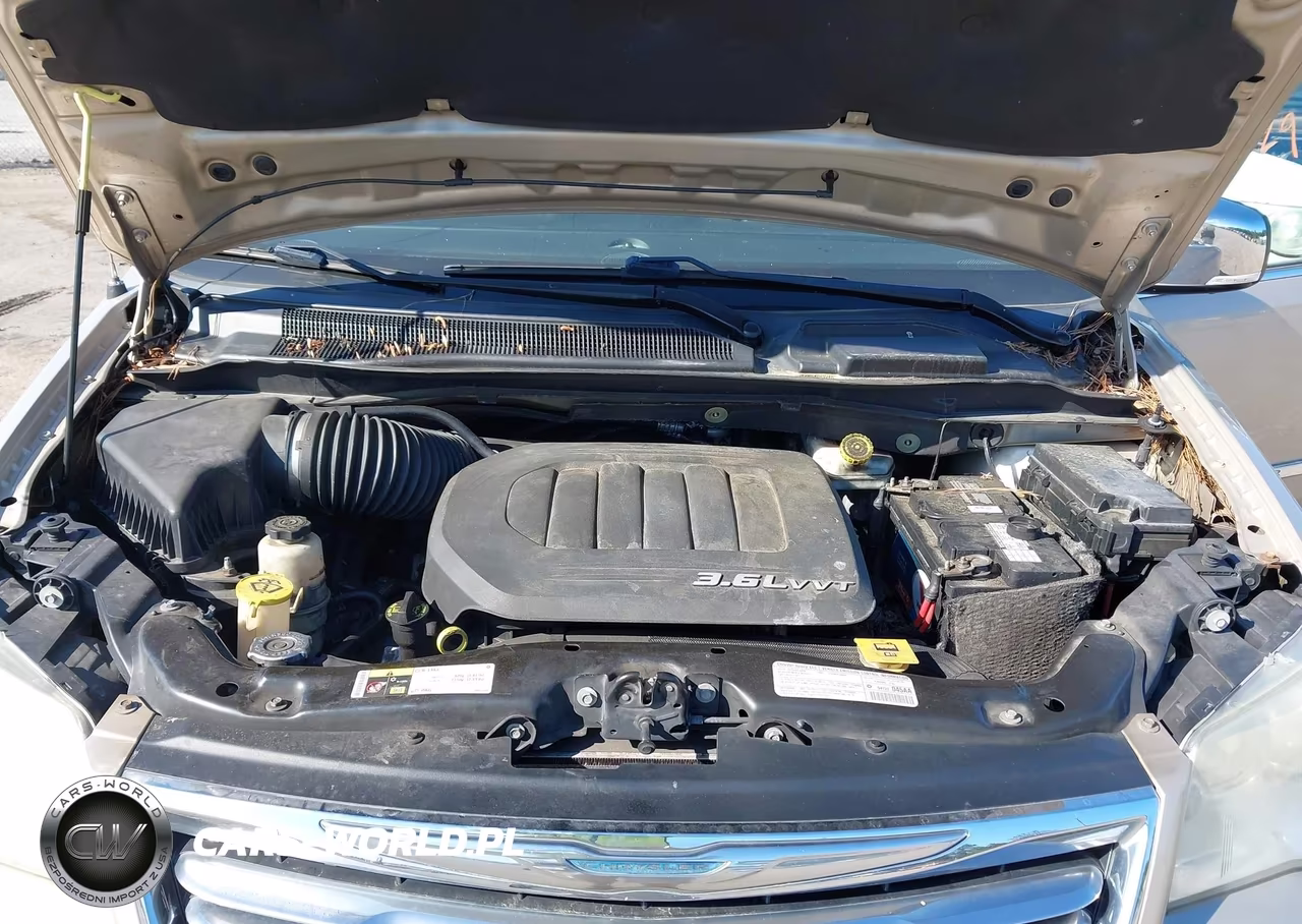 2013 Chrysler Town & Country Touring-L VIN:2C4RC1CG8DR712233 - 10