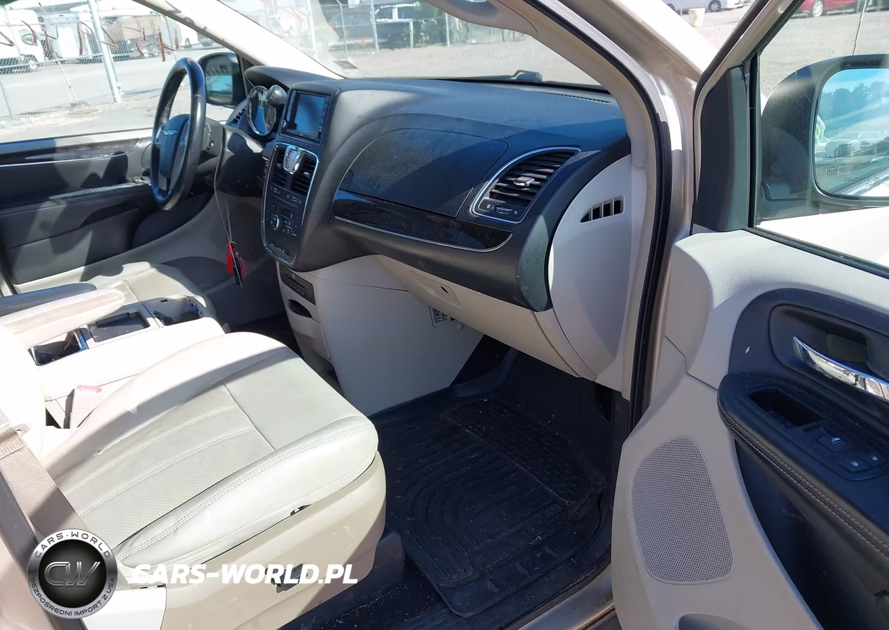 2013 Chrysler Town & Country Touring-L VIN:2C4RC1CG8DR712233 - 5