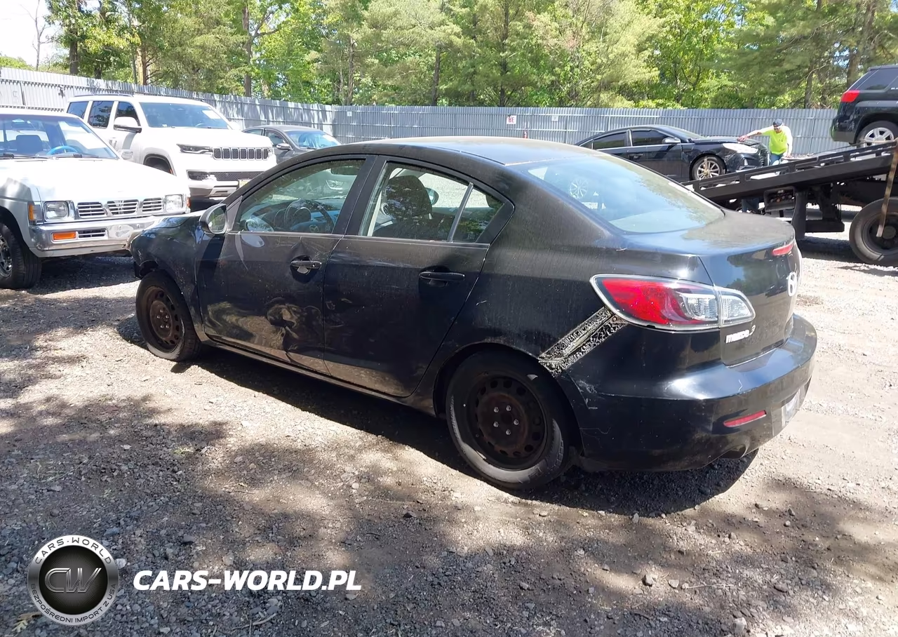 2012 Mazda Mazda3 I Sport VIN:JM1BL1UF4C1546397 - 3