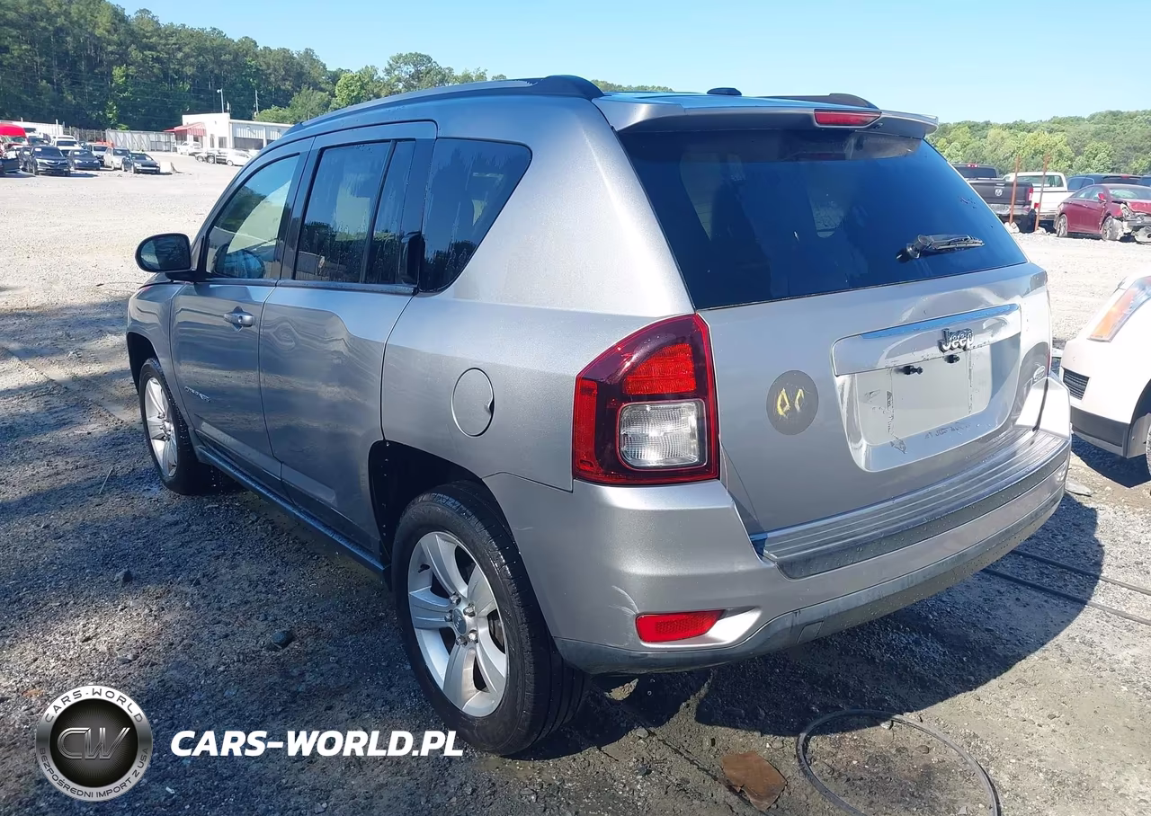 2016 Jeep Compass Latitude VIN:1C4NJCEAXGD615048 - 3