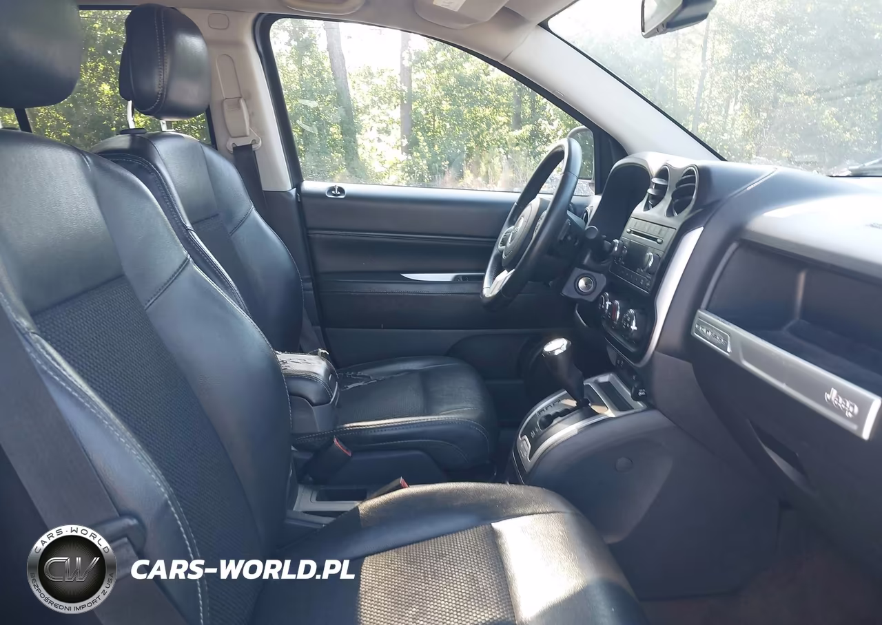 2016 Jeep Compass Latitude VIN:1C4NJCEAXGD615048 - 5