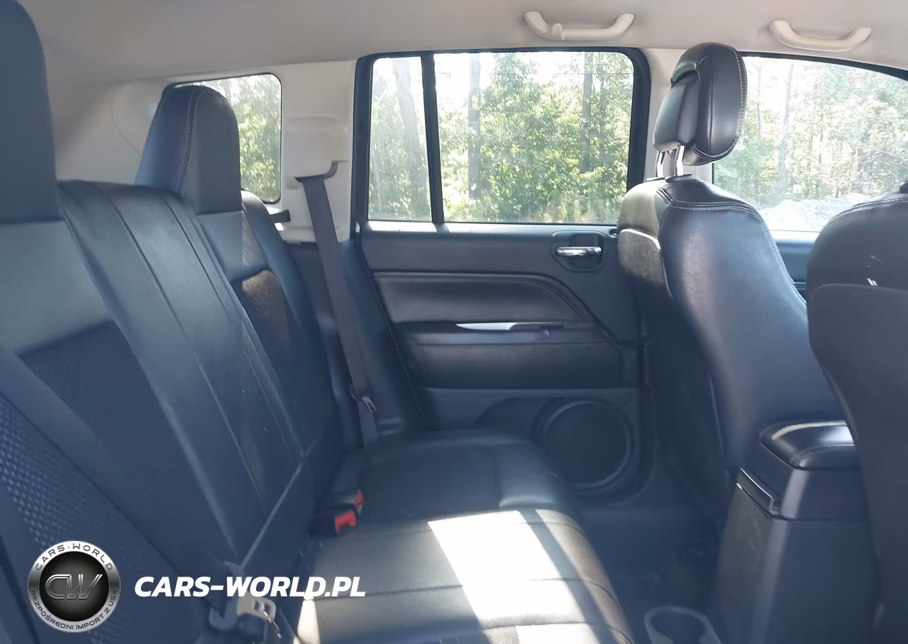 2016 Jeep Compass Latitude VIN:1C4NJCEAXGD615048 - 8